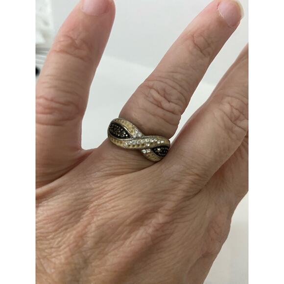 Vintage black and white rhinestone ring size 7 - Picture 1 of 5